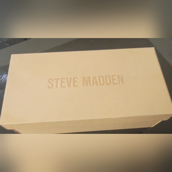 NWT/NIB Steven Madden Slippers brand new - Picture 3 of 7